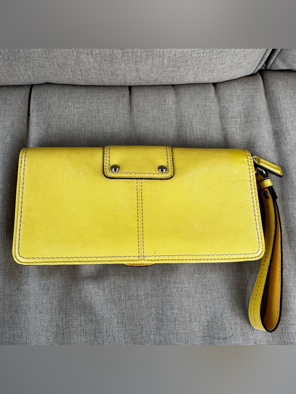 Coach Bleecker Yellow Patent Leather Long Wallet Wristlet Vintage - Picture 3 of 5